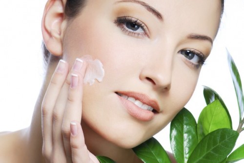 Dù da bạn thuộc loại nào, việc dùng kem dưỡng ẩm vẫn là điều vô cùng cần thiết.